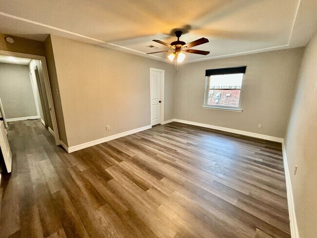 Building Photo - Completely Remodeled 4 bedroom Home