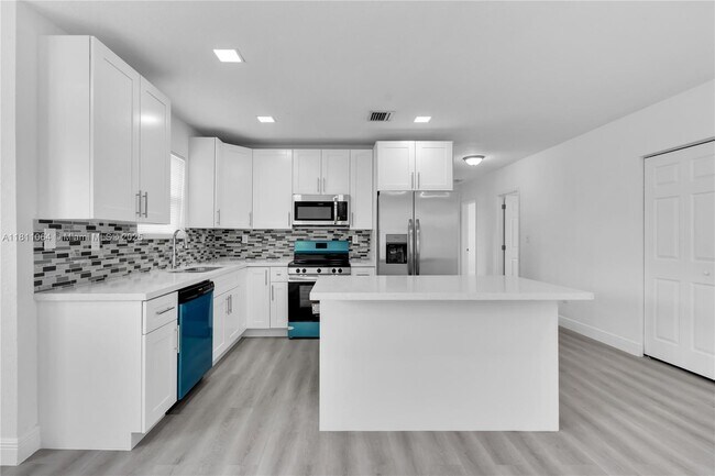 Building Photo - 8330 NW 35th Pl