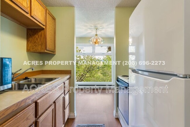 Building Photo - 15154 65th Ave S