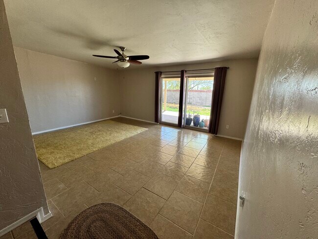Building Photo - 3120 S Portia Ave