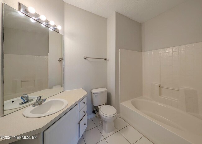 Building Photo - 7990 Baymeadows Cir E
