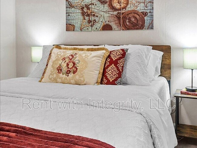 Building Photo - 1835 Portland Ave