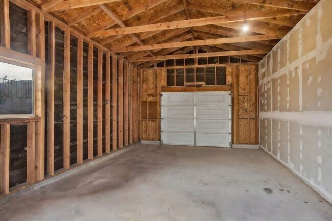 Building Photo - 7565 Sherman Hoyt Ave