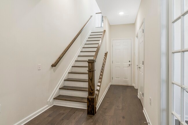 Building Photo - 17 Gala Ct