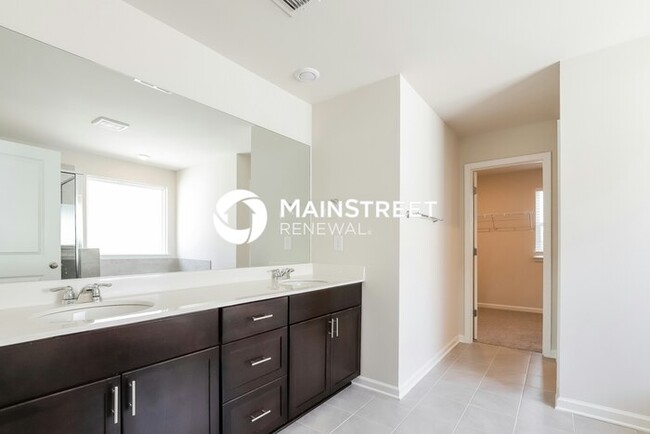 Building Photo - 5808 Hackberry Ln