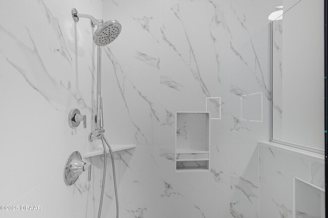 Building Photo - 200 Ocean Crest Dr