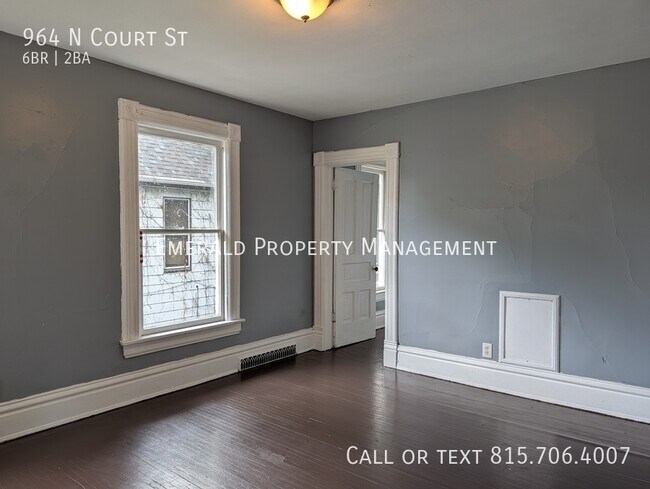 Building Photo - 964 N Court St
