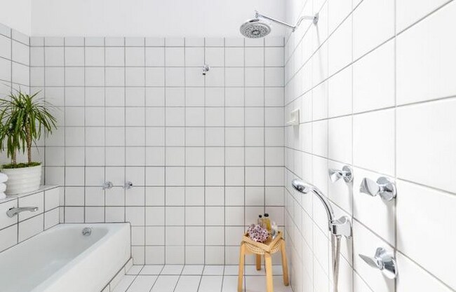 Building Photo - Situated in an excellent location of SOMA ...