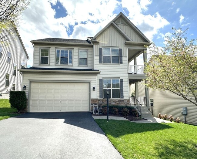 Primary Photo - Gorgeous 5 Bedroom 4.5 Bath SFH in Bramble...