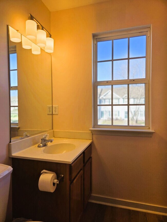 Building Photo - Ashley Village Townhome with all new LPV flooring and paint.