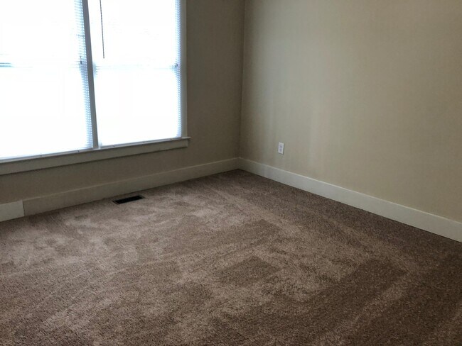 Building Photo - PRE-LEASING FOR AUGUST 9TH, 2026!