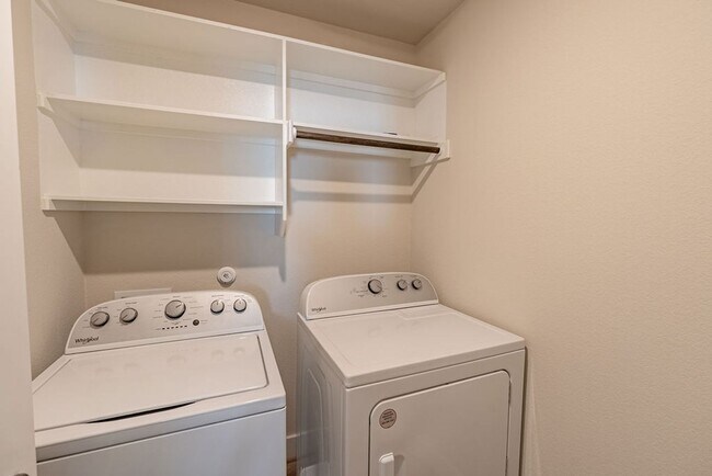 Building Photo - 7400 Travertine Spring Dr