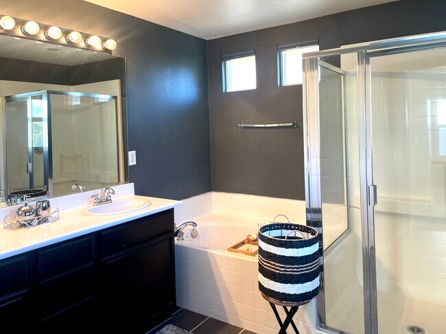 Building Photo - 34010 Winterberry Ln