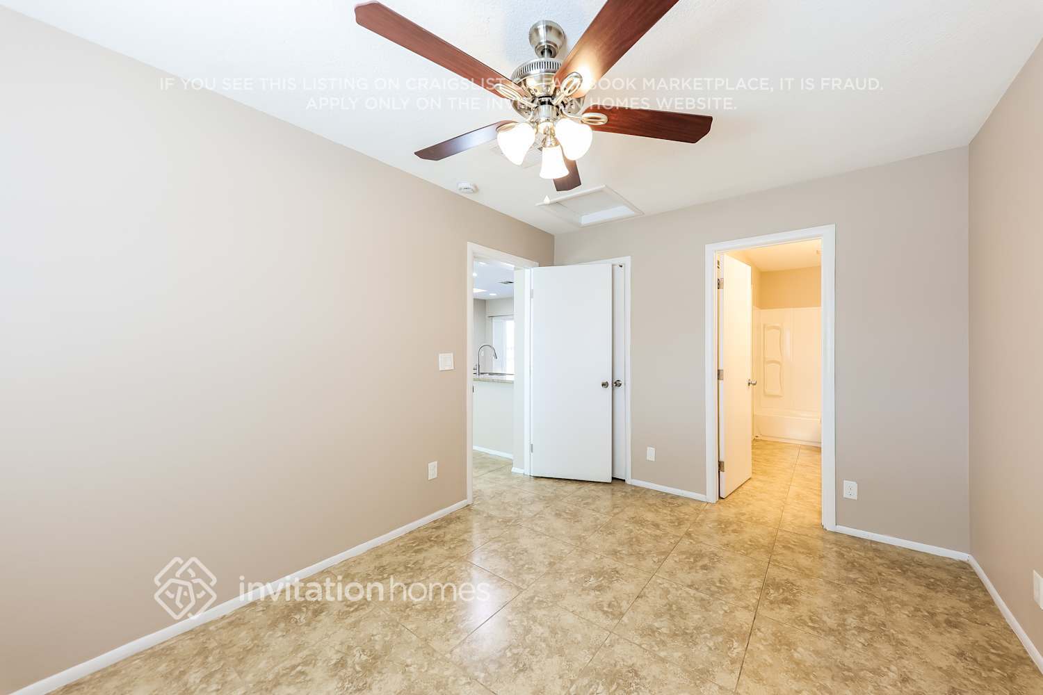 Building Photo - 2332 W Hartford Ave