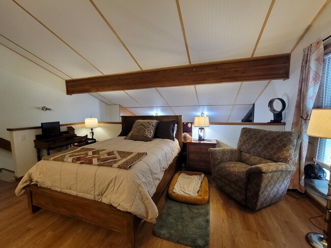 Building Photo - 102 Valley View Dr