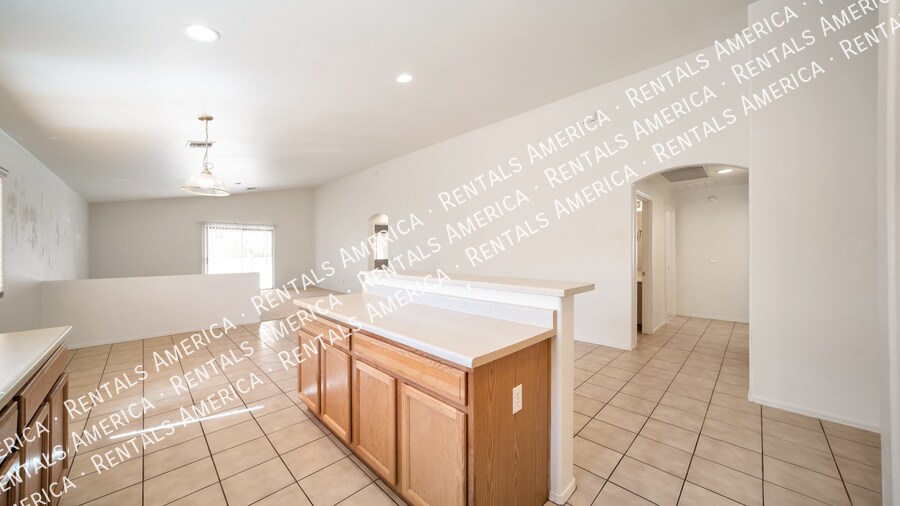 Building Photo - 3976 E Isaiah Dr