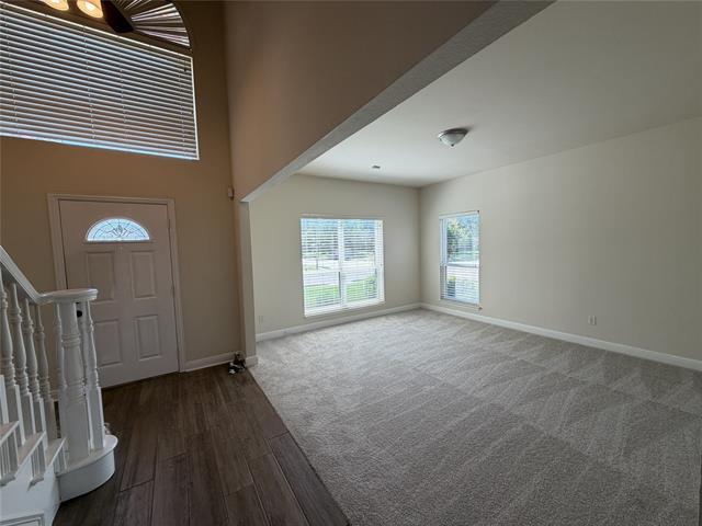 Building Photo - 1001 Meadow Creek Dr