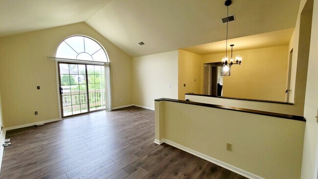 Building Photo - 245 Brookwood Dr