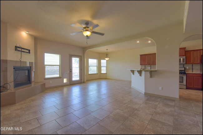 Building Photo - 7228 Longspur Drive