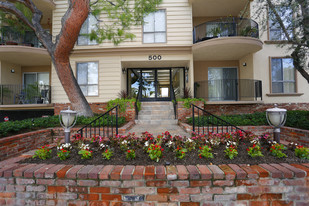 Building Photo - Los Robles Apartments