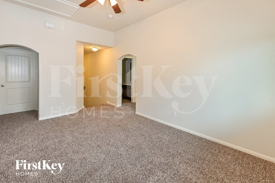Building Photo - 30114 E Sapling Oaks Pl