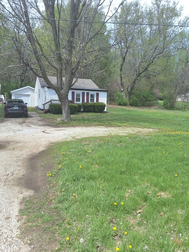 Building Photo - 1 bedroom / 1 bathroom home in Chillicothe...