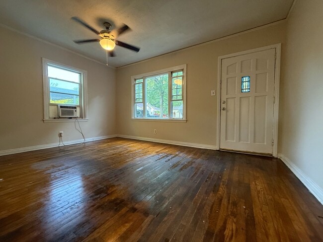 Building Photo - 650 Ave F NE