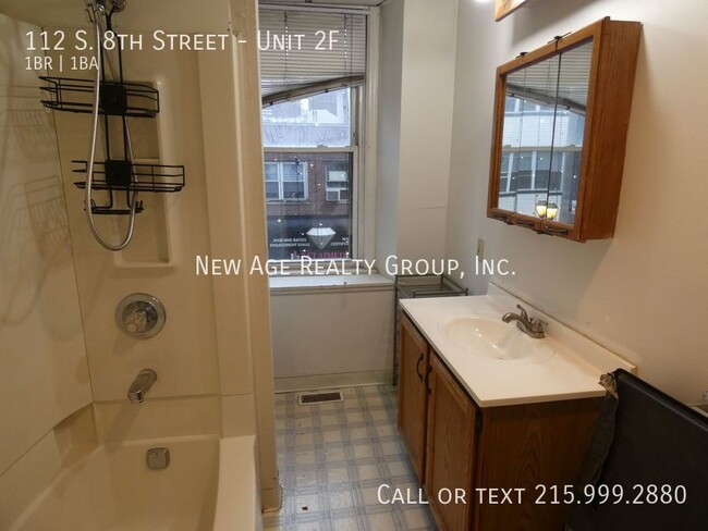 Building Photo - One-Bedroom Apartment near Jeweler's Row -...