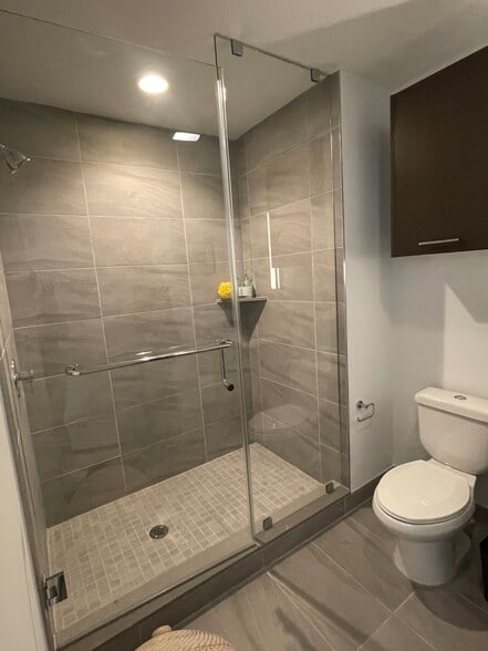 Building Photo - 250 NE 27th St