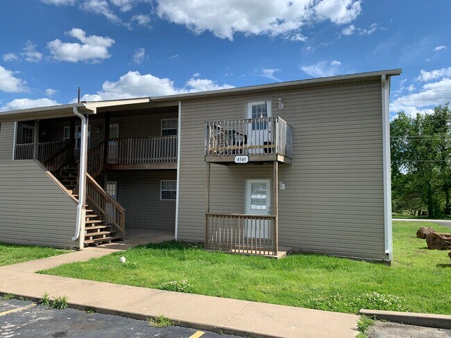 Building Photo - 2BR/1BA Apartment Near MSSU! DOWNSTAIRS UNIT!!