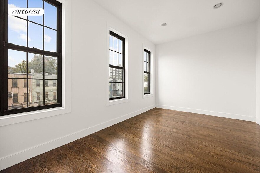 Building Photo - 150A 30th St