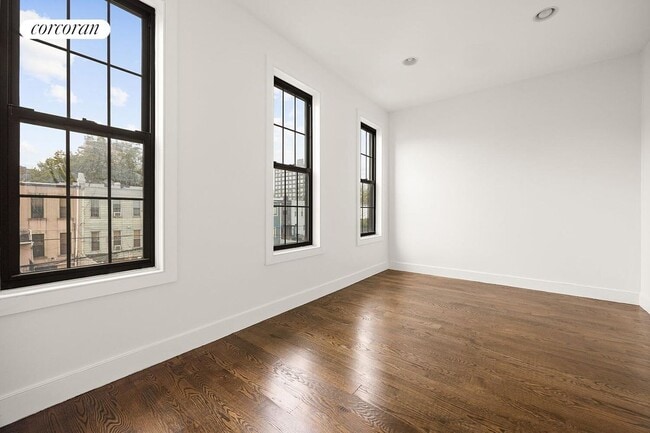 Building Photo - 150A 30th St