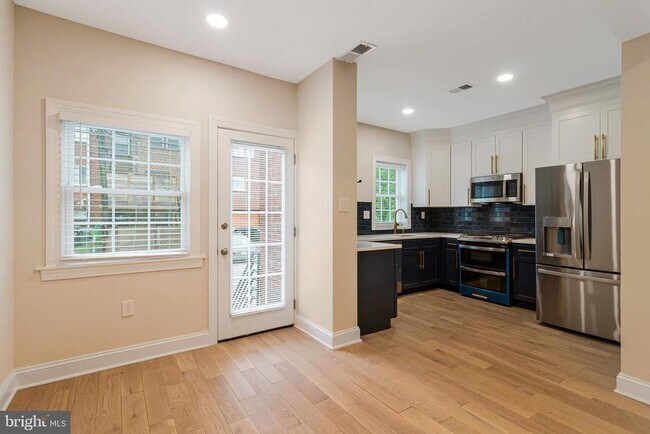 Building Photo - 1350 Sheridan St NW