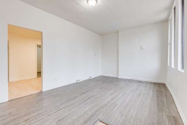 Building Photo - 705 Brownsville Rd