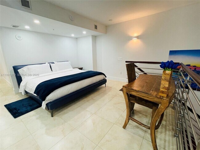 Building Photo - 41 SE 5th St