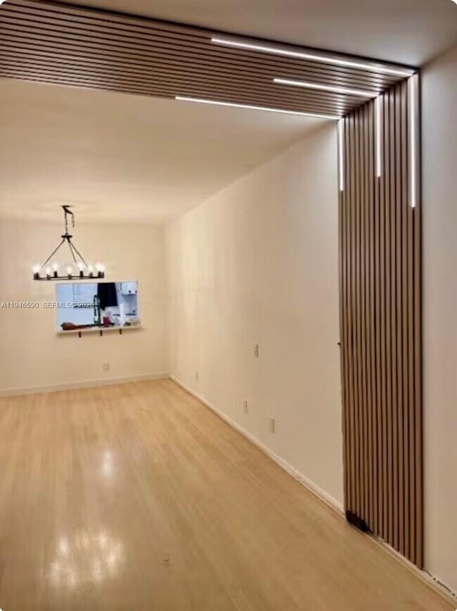 Building Photo - 9460 Poinciana Pl