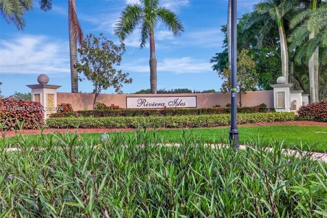 Building Photo - 15835 SW 51st St