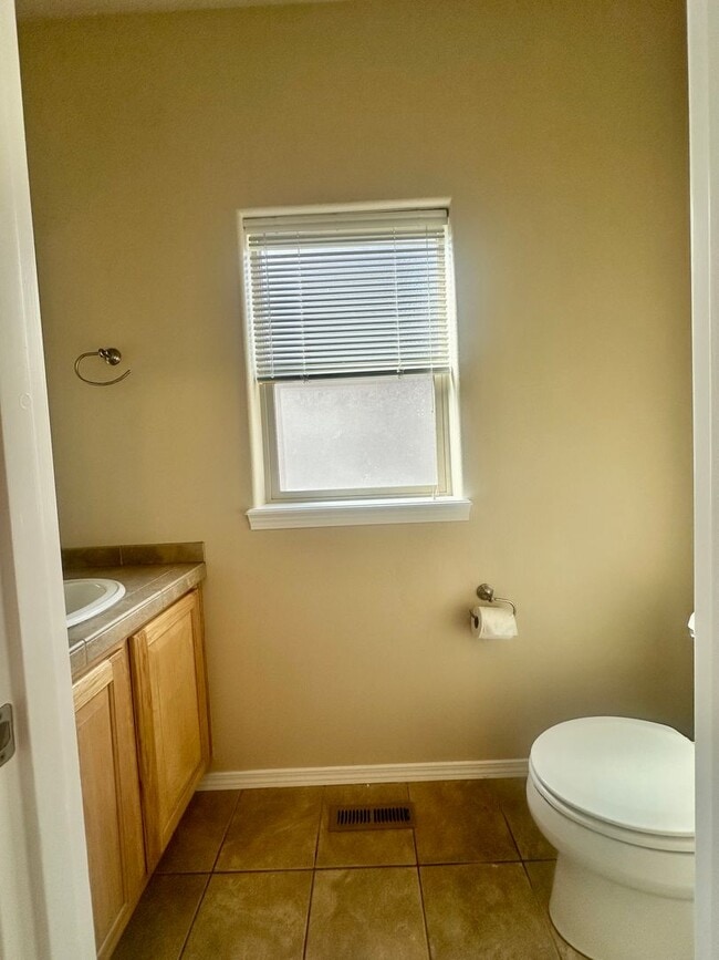 Building Photo - 3 Bed Minutes from Old Mill – Fenced Yard,...