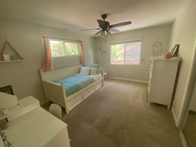 Building Photo - Beautiful 5 Bed, 2 Bath with Large Yard in Mount Helix!!