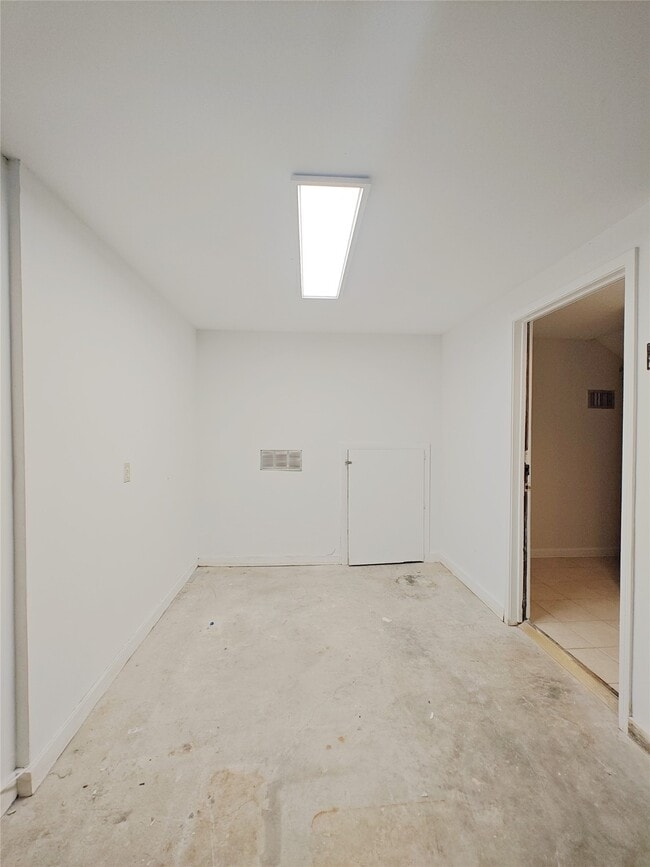 Building Photo - 3516 Bellaire Blvd