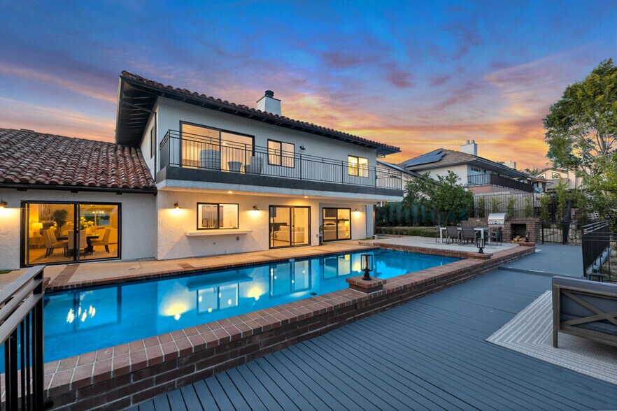 Building Photo - 5952 Woodland View Dr