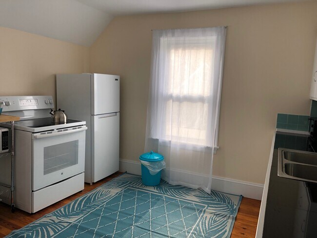 Building Photo - 21 Rogers Rd