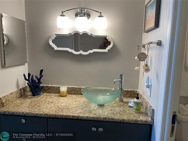 Building Photo - 1900 S Ocean Blvd