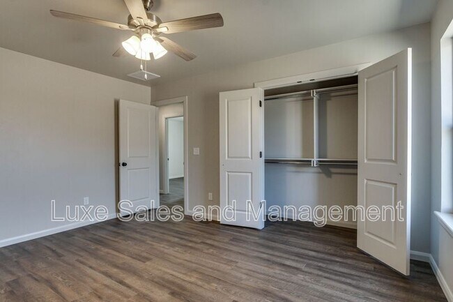 Building Photo - 400 Keiths Wy