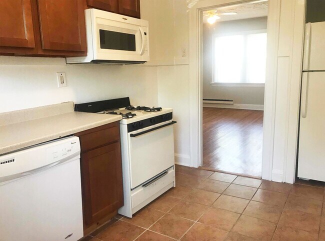 Building Photo - 415 Probasco St