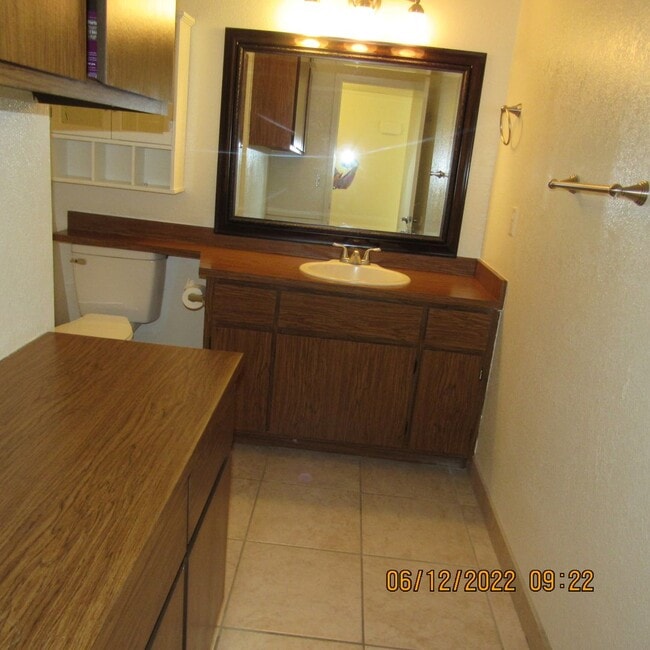 Building Photo - 3590 Clearwater Dr
