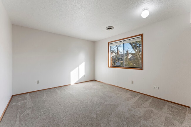 Building Photo - 7050 SW 174th Ave