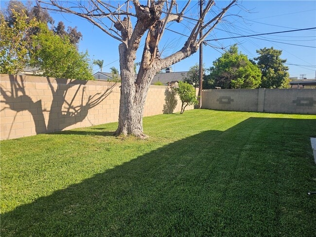 Building Photo - 10362 Longden St