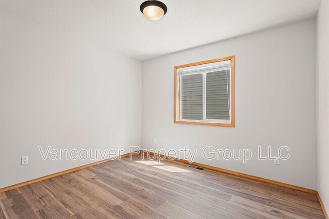 Building Photo - 3106 NE 183rd Pl