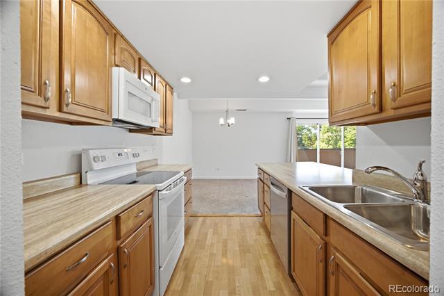 Building Photo - 675 S University Blvd